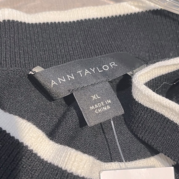 Ann Taylor Black & White off the shoulder sweater -Size XL - Picture 3 of 4